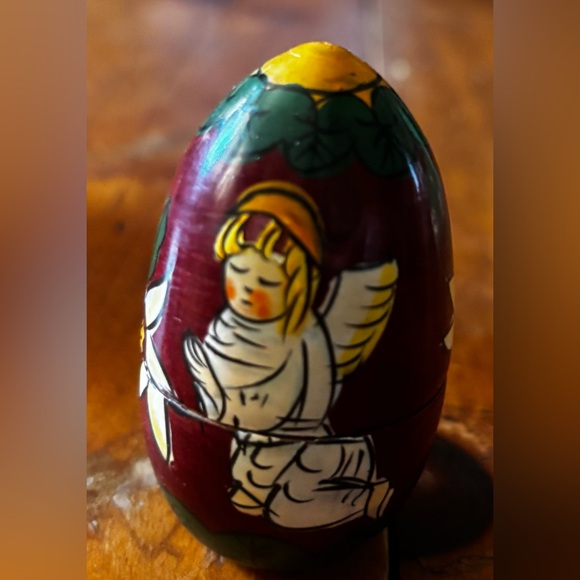 VNTG - Terry Village, Hand Painted, Wooden Nesting Eggs, Nativity/Poinsettia - Picture 12 of 15